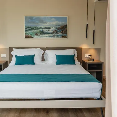 Lkl Lakeside Bed and Breakfast 4*