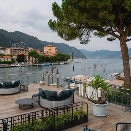 Lkl Lakeside Bed and Breakfast 4*